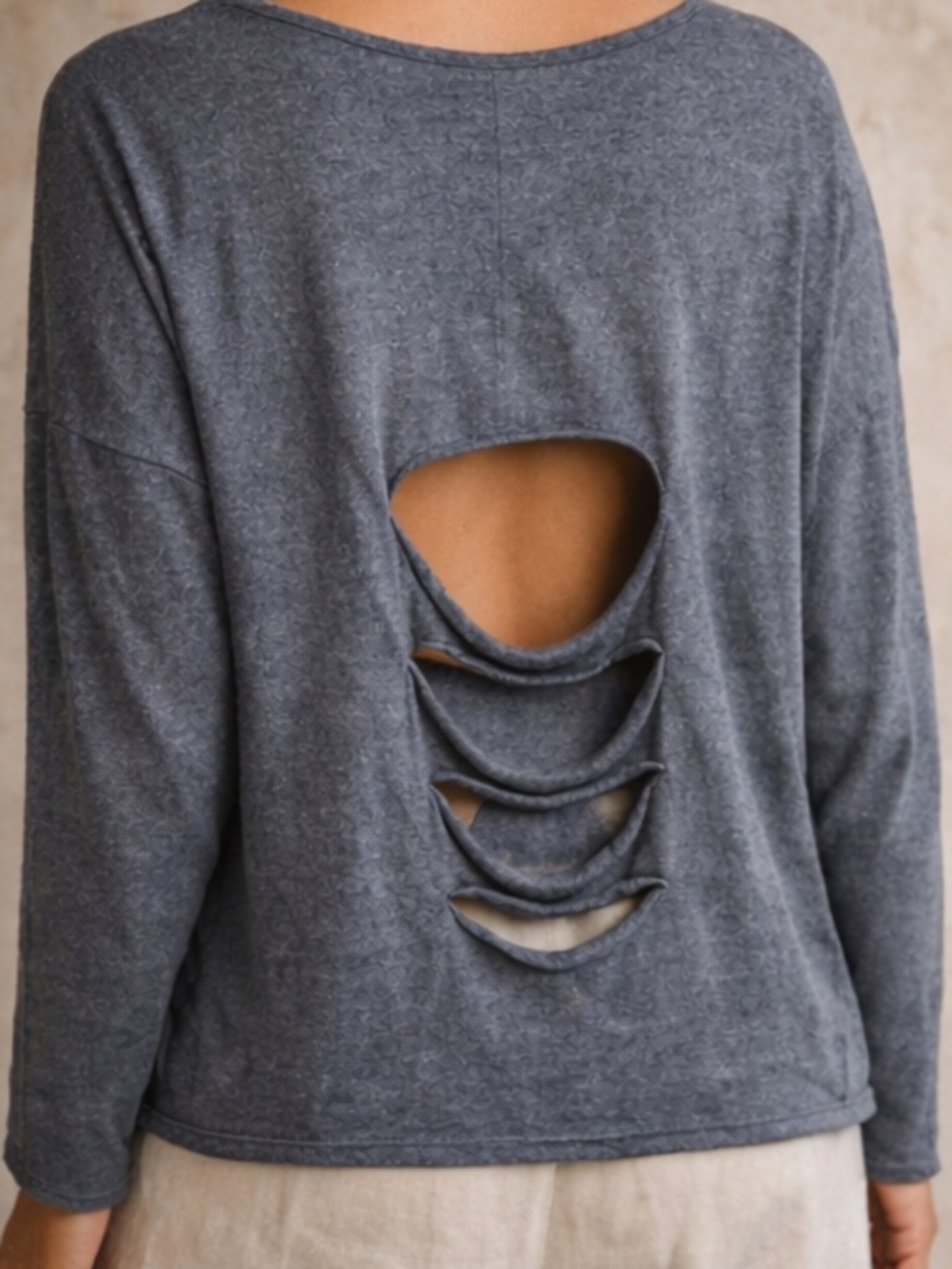 Planet by Lauren G Cutout Back Top Gray One Size Pima Cotton